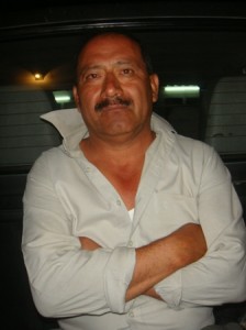 Esta acusado de violencia intrafamiliar