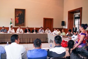 Instalan mesas de trabajo