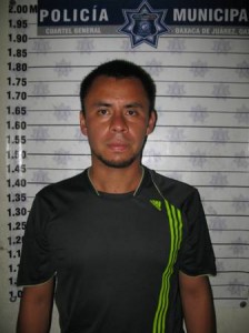 Uno de los dos sujetos detenidos