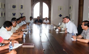 Reunión con comuneros