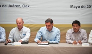 Director General de FIRA y Gobernador del estado