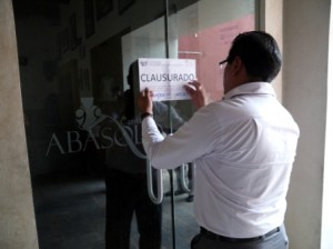 Colocan sellos de clausura