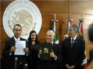 Lo presentan por escrito