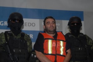 (a) “El Sillas” o “El Rueda”