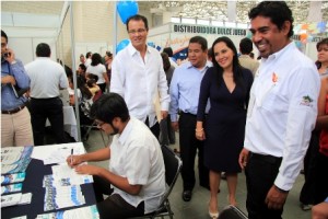 Ofertan mas de mil 400 empleos