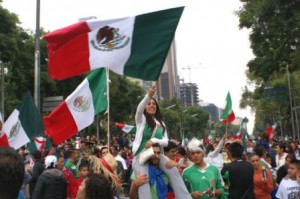Festejo en El Ángel de la Independencia
