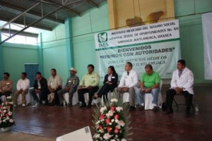 Autoridades mixtecas y del IMSS Reunión de trabajo