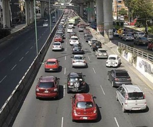 Opera de manera normal este lunes