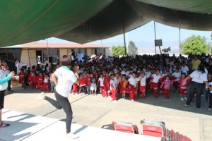 Realizan actividades físicas y deportivas