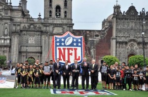Gobierno del DF-NFL Firman convenio