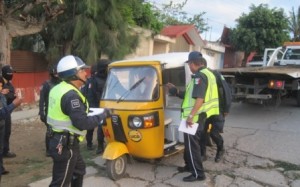 Aseguran cuatro unidades