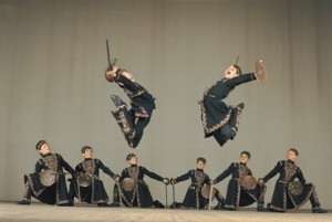 Se presentan en el teatro Macedonio Alcalá