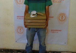 Transportaba más de ocho kilos del enervante