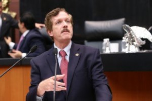 Juan Carlos Romero Hicks Presidente de la Comisión de Educación en el Senado de la República