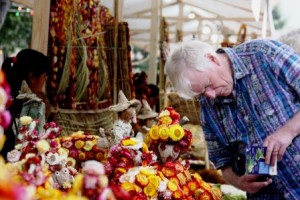 Sorprende a propios y extraños