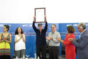 Recibe Reconocimiento a la Trayectoria