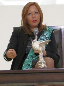 Dicta conferencia Valentina Alazraki