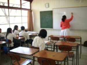 Debe disminuir la deserción escolar