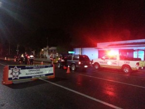 Cumplen arresto de 24 horas 12 hombres y una mujer