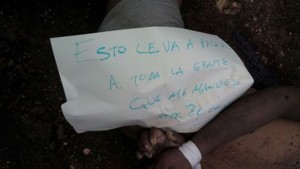 “Esto le va a pasar a toda la gente que me mandes”, atte. “El Chiquis”. Dice el mensaje textualmente