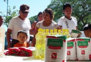Harina de maíz, aceite de soya, pasta enriquecida para sopas y chocolate en polvo marca Diconsa