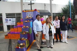 El segundo lugar fue para la Unidad Médica Familiar 01, que elaboró un altar prehispánico