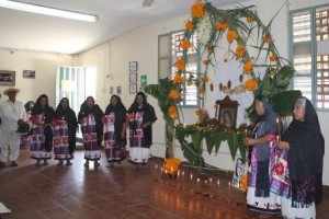 El tercer lugar lo obtuvo la Asociación Nacional de Ayuda Mutua de Trabajadores Jubilados y Pensionados del IMSS, con un altar de la Zona Mazateca