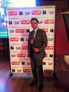 El rasgo más visible es la congestión vial que se ha convertido en característica de nuestras ciudades