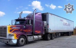 Son un trailer y un automóvil