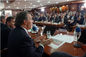 Meade Kuribreña sostuvo una reunión con empresarios de la Concanaco-Servitur