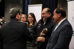 Esta competencia estimula y genera la herramienta de la expresión oral