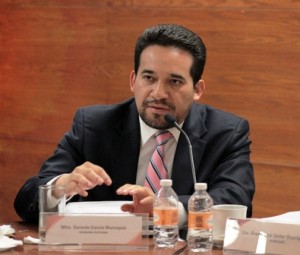 Consejero Electoral y presidente de la comisión