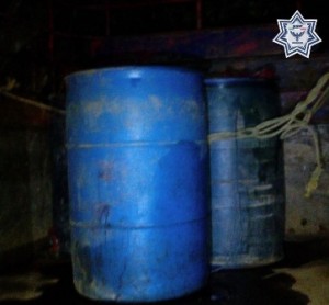 Encuentran tres bidones en el Istmo