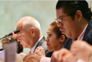 Dijo también que no se puede renunciar a la tenencia como fuente de financiamiento