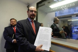 Presentan denuncian ante la PGR