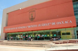 Diputado suplente de Anselmo Ortiz del PRD, dirige el STEUABJO