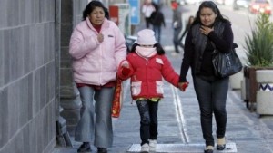 Piden a estudiantes abrigarse ante bajas temperaturas