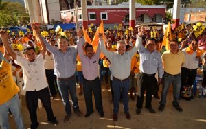 En la Costa, Pepe Toño fue recibido por los habitantes, entre vivas, dianas, porras, música de banda y gran algarabía