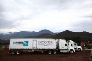 Diconsa reparte productos de calidad y bajo precio a 251 mil 916 habitantes de 287 comunidades indígenas de origen náhuatl.