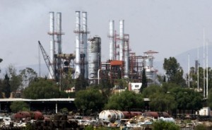 Suministra combustibles al centro del país