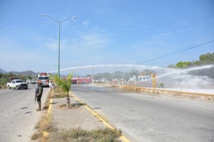 Simulan derrame de hidrocarburo