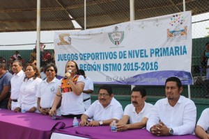 Participan niños y niñas de las diferentes escuelas.