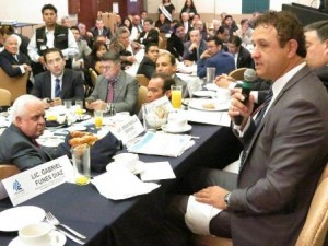 Describió el diálogo y la negociación como herramientas indispensables para comunicarse.