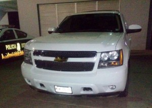 Una de las dos camionetas de lujo aseguradas.