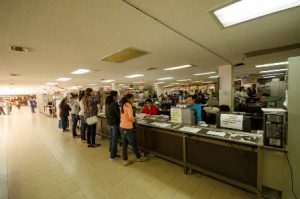 Desconocidos ingresaron de forma agresiva