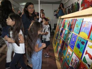 12 horas continúas en vivo con la participación de alumnos de escuelas públicas de nivel básico.