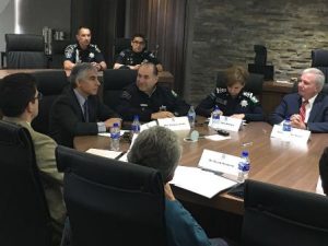 Capacitan a policías federales