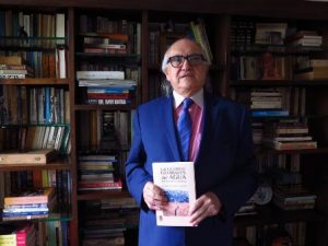 Escritor y profesor de posgrado de la UNAM