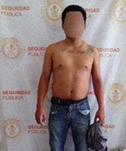 Otro de los presuntos homicidas detenidos en Pochutla.