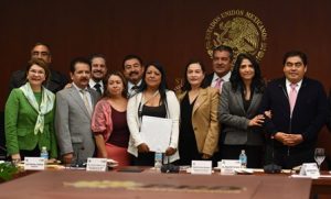 Busca destrabar conflicto magisterial